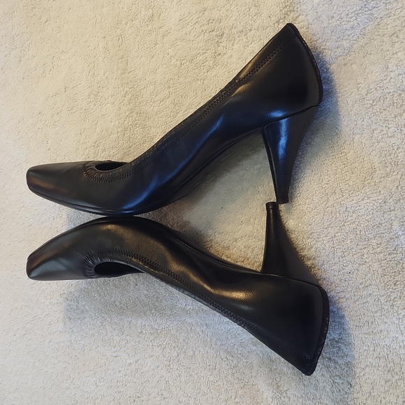 Prada Black Soft Leather Kitten Heels pointed toe pump SZ 7.5/38 leather insole - Picture 7 of 15